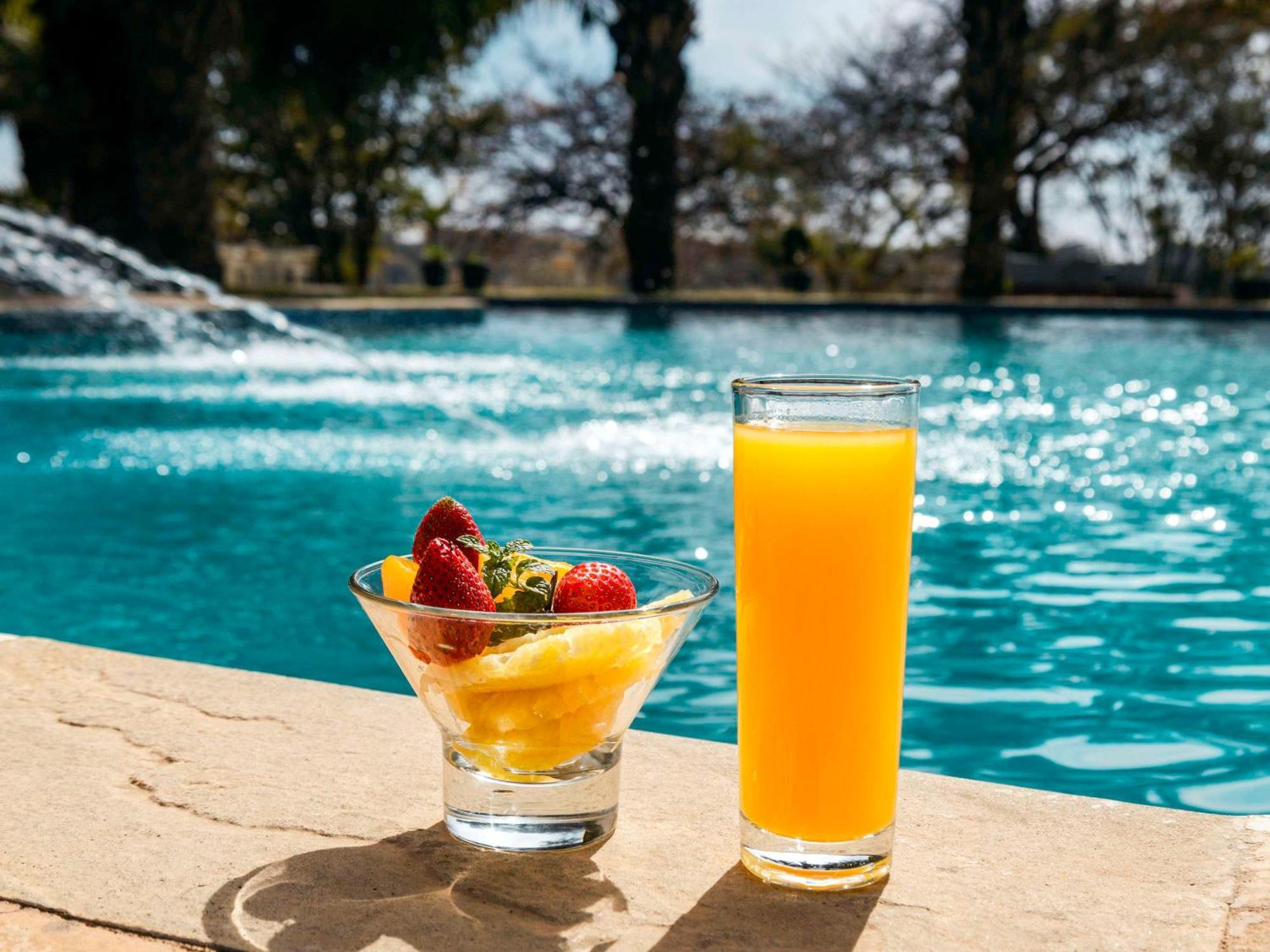 Pullman Lubumbashi Grand Karavia. Hotell Exteriör bild