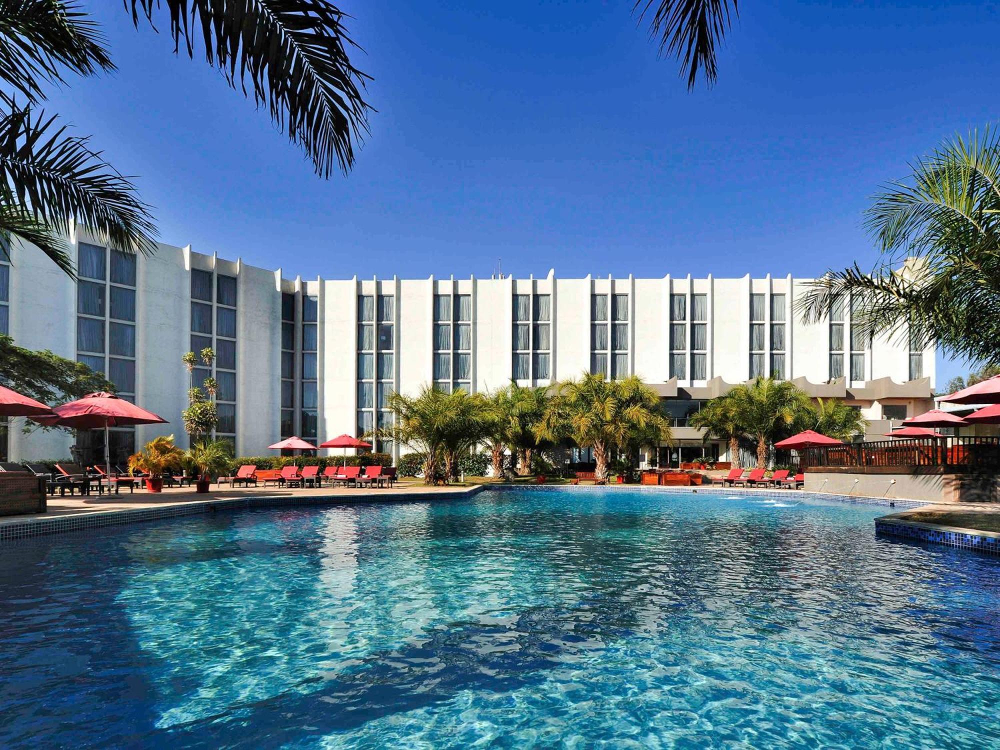 Pullman Lubumbashi Grand Karavia. Hotell Exteriör bild