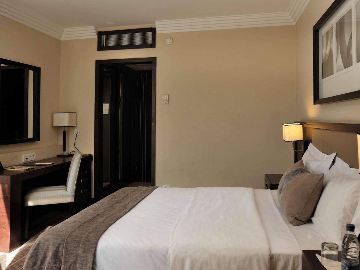 Pullman Lubumbashi Grand Karavia. Hotell Exteriör bild
