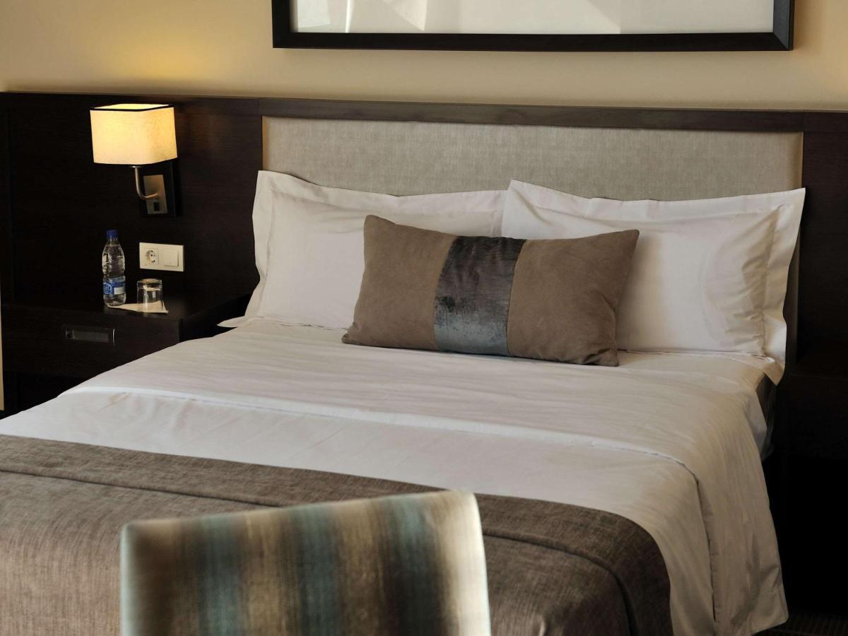 Pullman Lubumbashi Grand Karavia. Hotell Exteriör bild