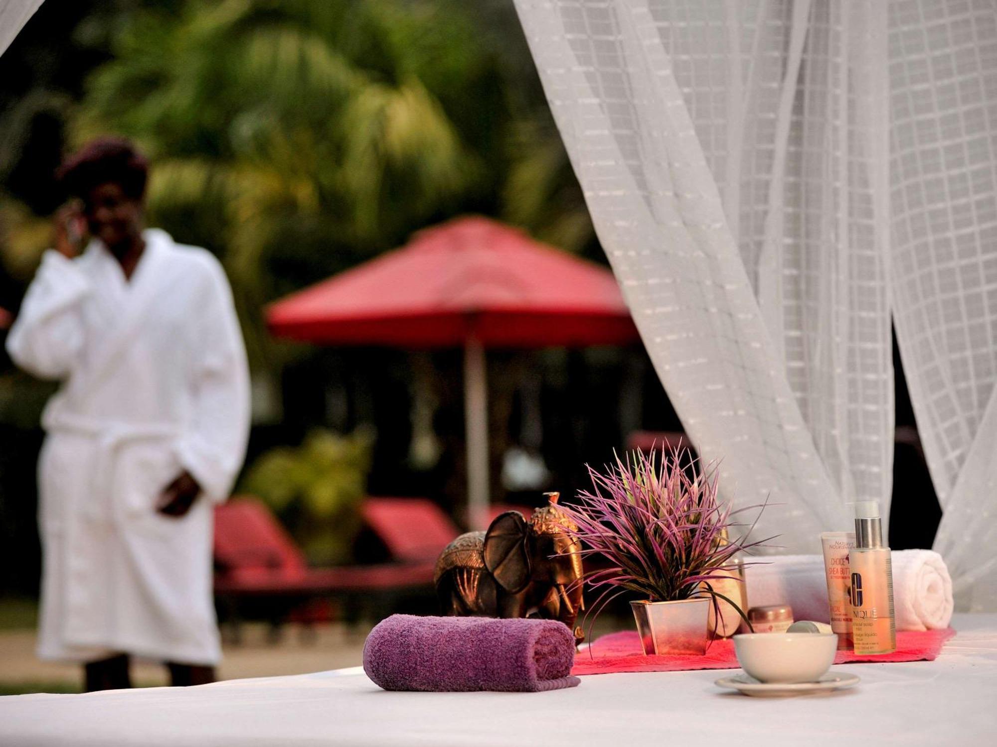 Pullman Lubumbashi Grand Karavia. Hotell Exteriör bild